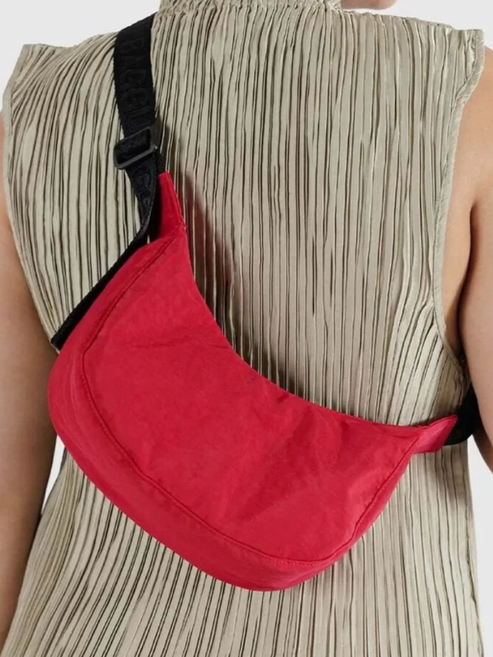 MAKE AN OFFER - BAGGU Small Nylon Candy Apple Red Crescent Crossbody